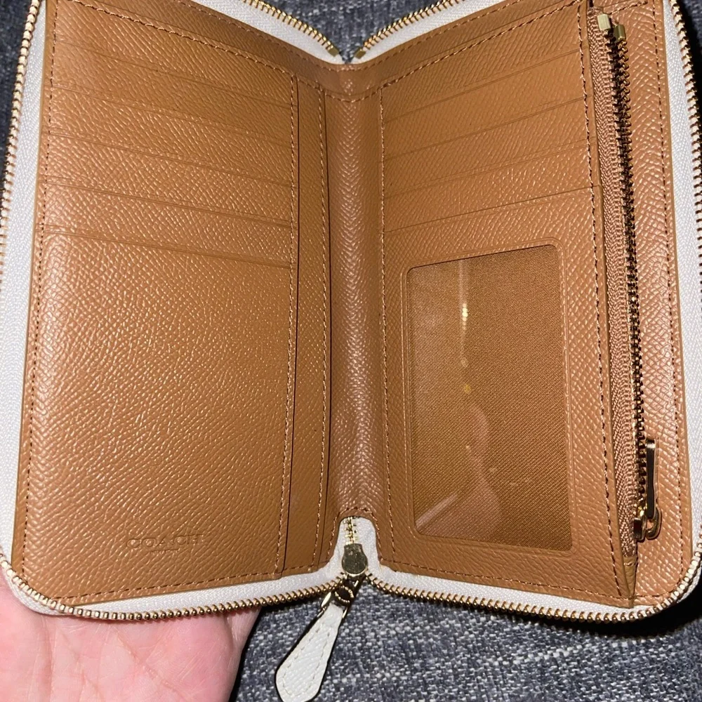 Coach Wallet - Picture 5 of 5